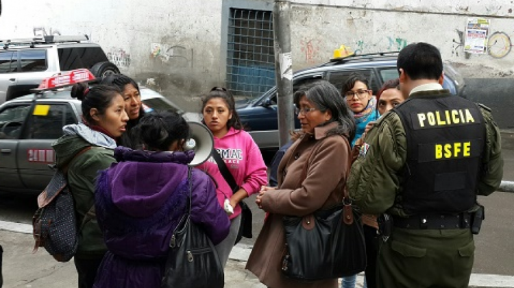 Activistas del Observatorio de Exigibilidad de Derechos de las Mujeres bajo amenaza de detencion.  Foto: ANF