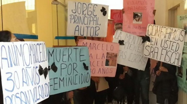 Familiares y activistasdemandan justicia por el feminicidio de Fabiola Cáceres.  Foto:ANF