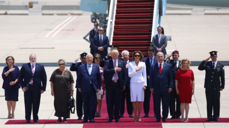 Bienvenida al presidente de Trump y su comitiva. Foto: http://www.haaretz.co.il