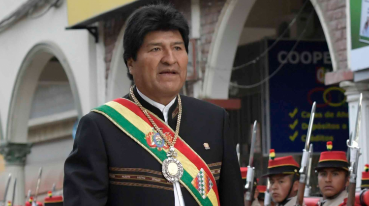 El presidente Evo Morales en los actos oficiales del aniversario de Sacaba. Foto: ABI.
