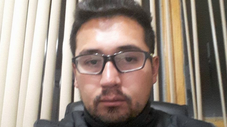 Diego Guzmán Vásquez es funcionario de la Aduana. Foto: Facebook.