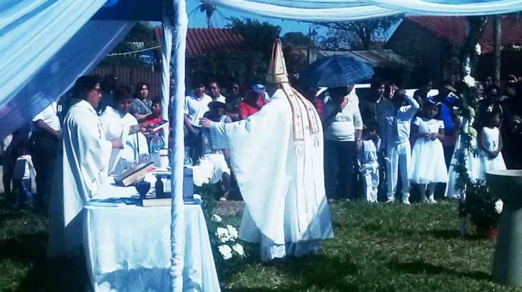 El bautismo desarrollado por la "Iglesia Católica Apostólica Nacional Boliviana".