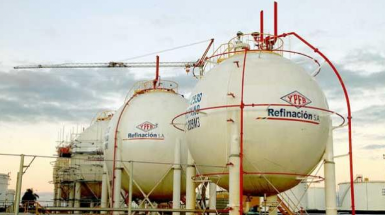 Refinería Guillermo Elder Bell, en Santa Cruz. Foto: YPFB