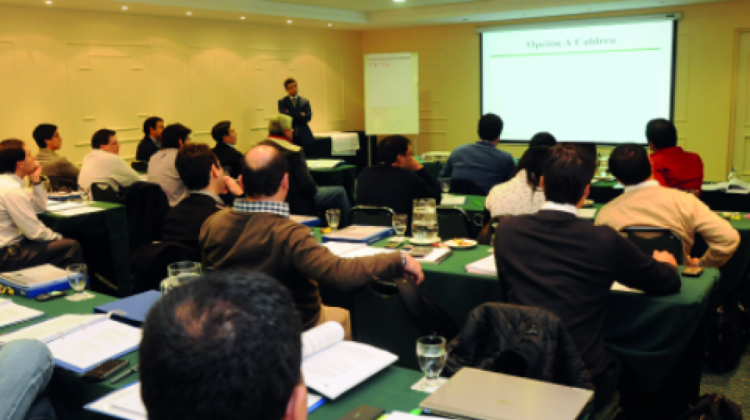 Una capacitación de IZO. Foto. Izo Certificación CEM