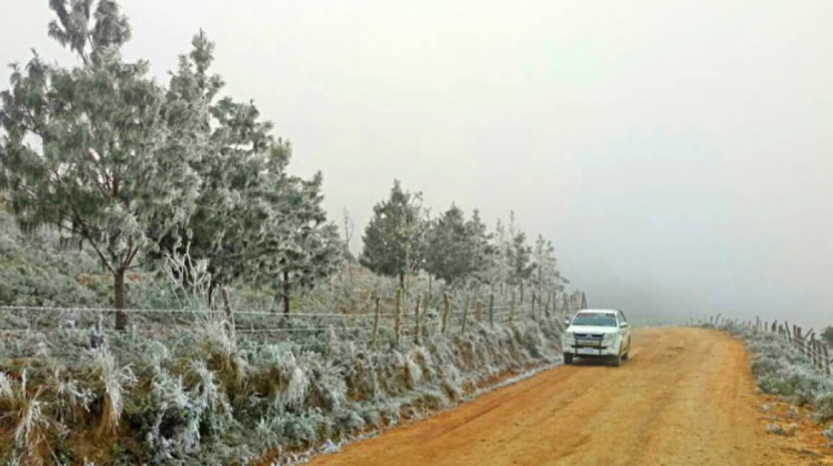 En diferentes municipios de Chuquisaca se registran nevadas. Foto: Correo del Sur