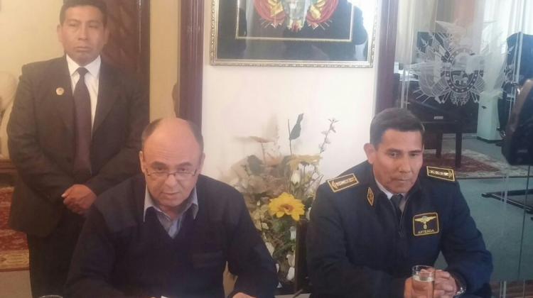 El ministro Reymi Ferreira y el general Melvin Arteaga. Foto: ANF.