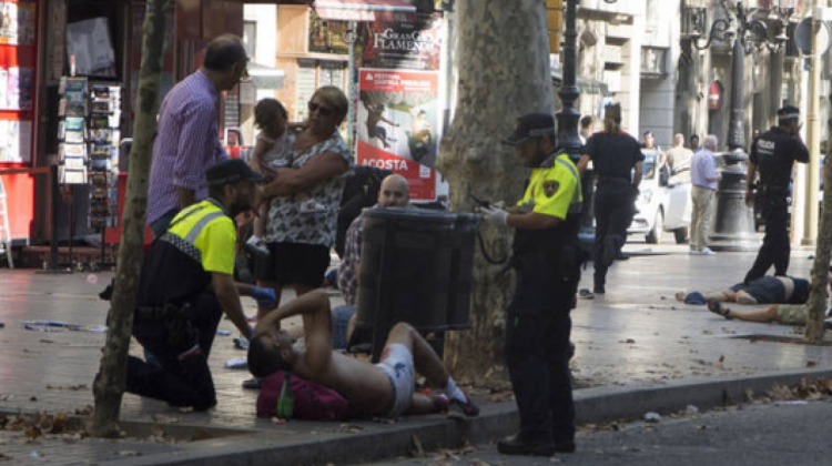 Uno de los tantos heridos que dejó el atentado en Barcelona, España.