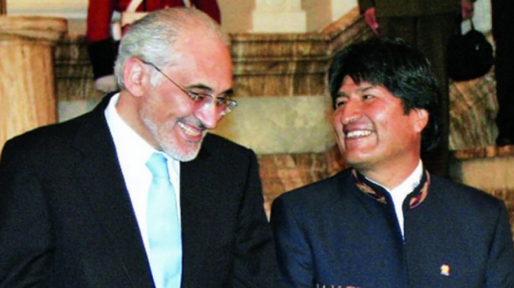Carlos Mesa y Evo Morales. Foto: Correo del Sur