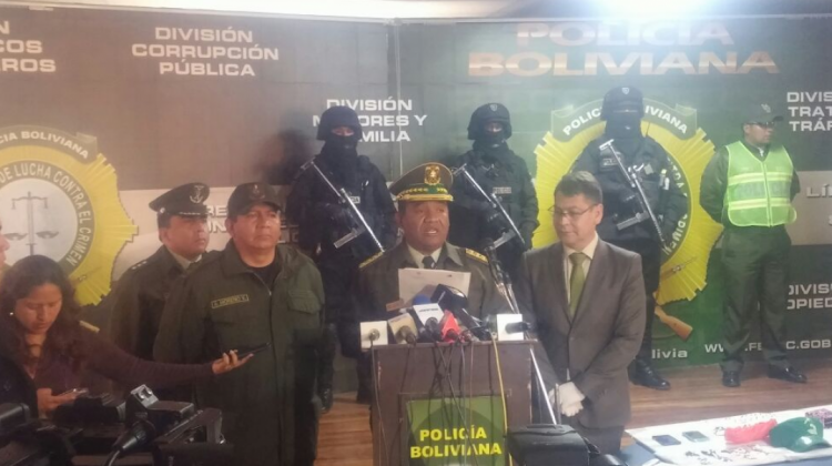 El Comandante de la Policía, general Abel de la Barra (centro). Foto: ANF