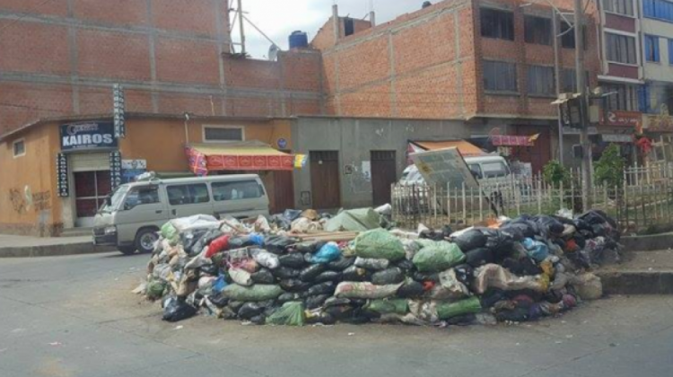La basura en las calles de El Alto. Foto: ANF