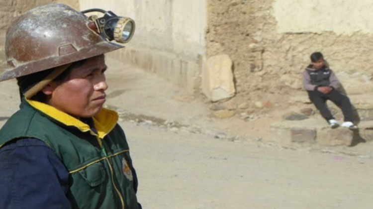 Imagen de una mujer minera boliviana. Foto: CISEP