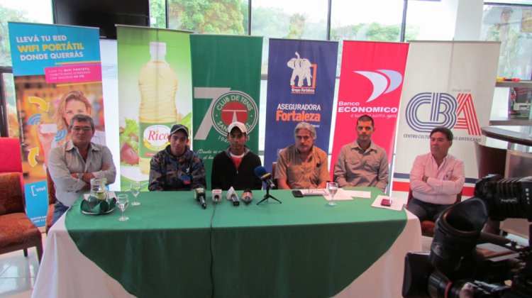 Directivos del Club de Tenis, la Federación Boliviana de Tenis y la Asociación de Tenis Santa Cruz.