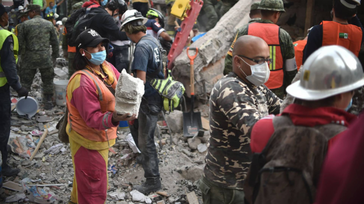 Trabajos de rescate en México. Foto: AFP