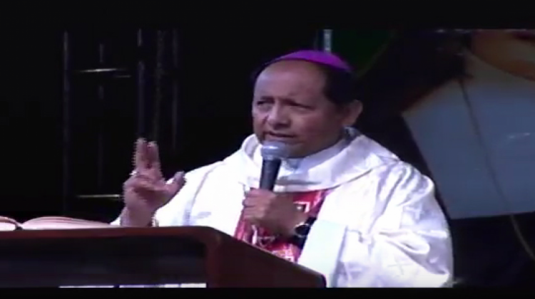 Monseñor Ricardo Centellas. Foto: captura de pantalla.
