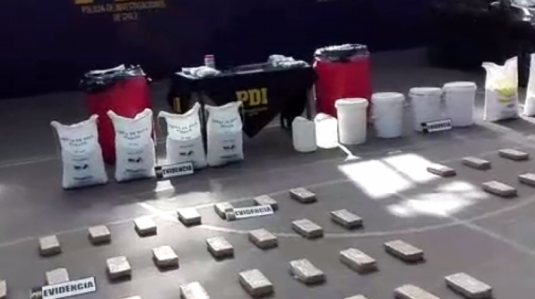Los 487 kilos y 147 gramos de cocaína incautada por el la Brigada Antinarcóticos de la Policía de Investigaciones (PDI) de Chile.  Foto: Radio Bio Bio