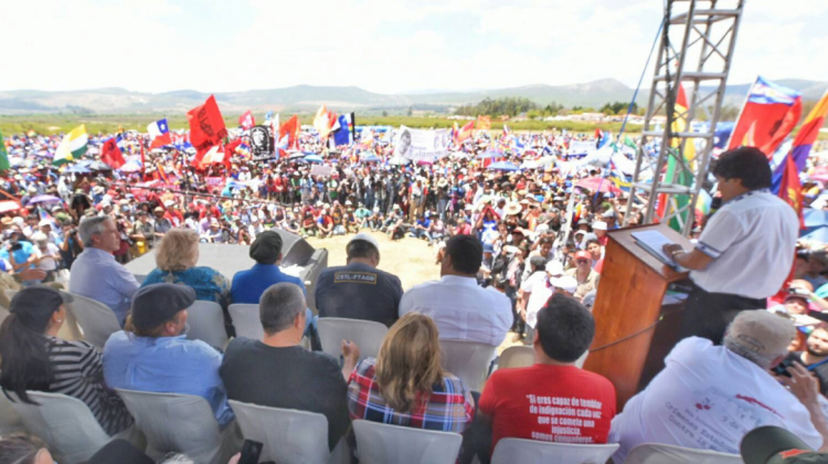 El acto central de homenaje por los 50 años de la muerte de "Che" Guevara se realizó en Vallegrande. Foto: ABI.