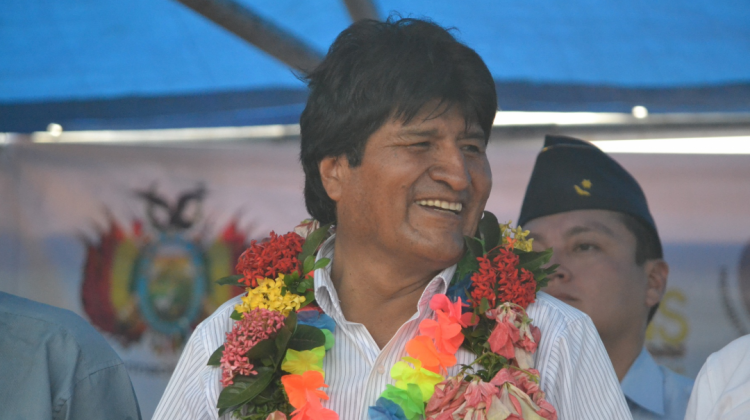 El presidente Evo Morales durante el acto de entrega.   Foto: ABI