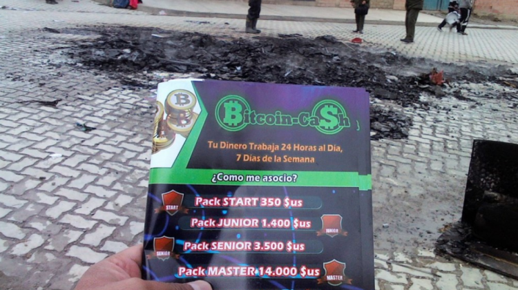 Panfletos de Bitcoin Cash. Foto: Radio Fides