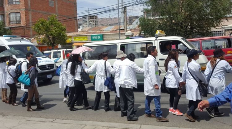 Médicos salen a las calles para protestar en la primera jornada de paro indefinido.   Foto: ANF