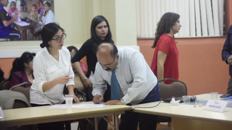 Médicos firman acuerdo con el Gobierno. Foto: WP