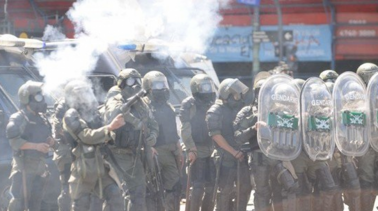 Violenta represión. Foto: Clarín