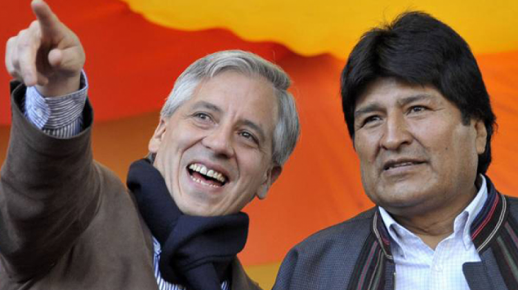 El vicepresidente Álvaro García Linera junto al presidente Evo Morales. Foto: ABI