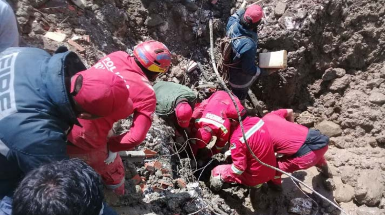 Los trabajos de rescate en Tiquipaya. Foto: EmirecPres