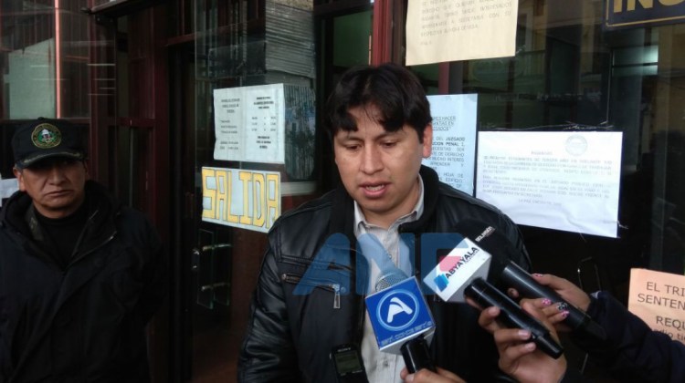 El médico Jhiery Fernández pide justicia. Foto: ANF