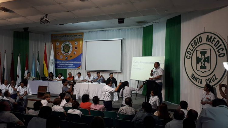 Viruez en el congreso de los médicos. Foto: Olvis Valdivia