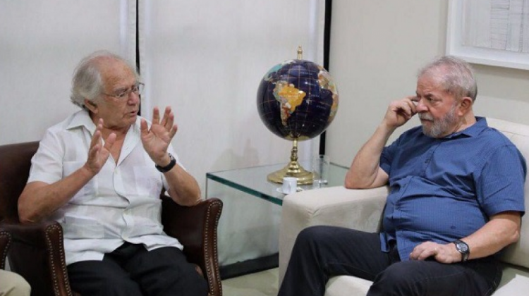 Pérez Esquivel y Lula da SIlva.  Foto: Internet