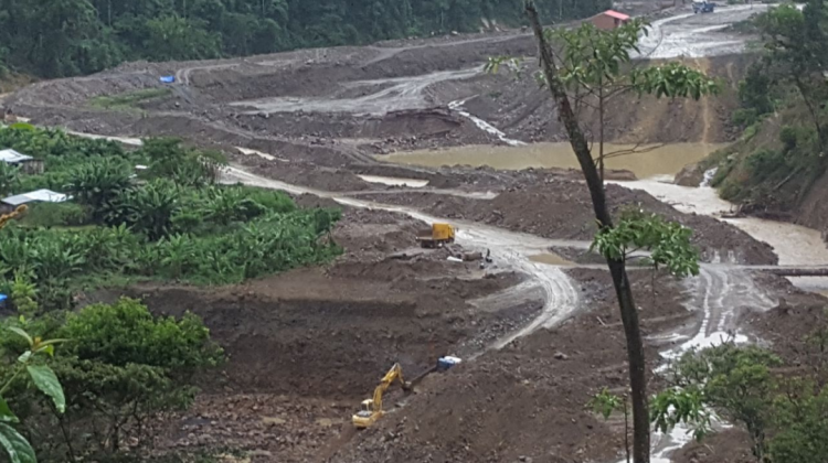 Explotación ilegal del oro en Arcopongo a orillas del río Chakety. Fotos ANF