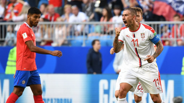 Aleksandar Kolarov celebra su gol que dio la victoria a su selección.  Foto: @CONMEBOL