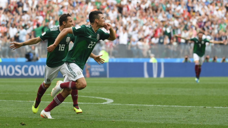Hirving Lozano celebra el gol de la victoria de México sobre Alemania.   Foto: @CONMEBOL