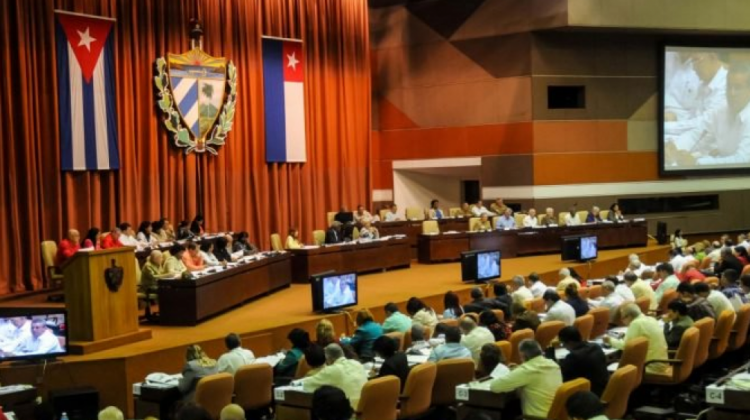 El parlamento cubano comenzó a sesionar este sábado.  Foto: cubanosporelmundo.com