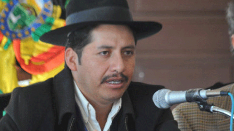 Gobernador Esteban Urquizu. Foto de archivo: Correo del Sur.