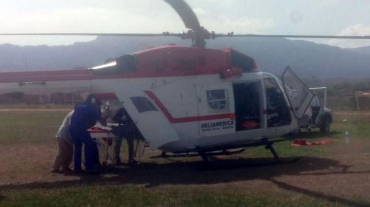 Los heridos fueron trasladados en un helicóptero. Foto: YPFB/Vía El País.