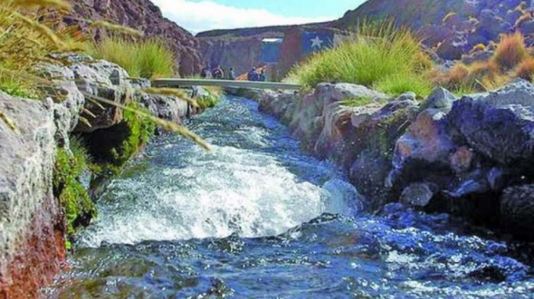 Evo reitera que investigaciones confirman que aguas del Silala fluyen artificialmente a Chile | ANF - Agencia de Noticias Fides