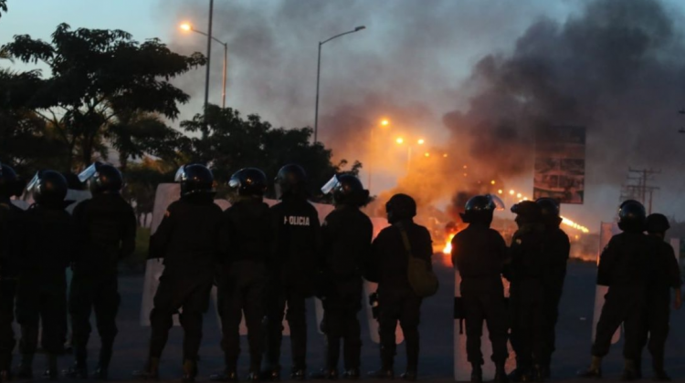 La intervención policial en Warnes.  Foto: El Deber.