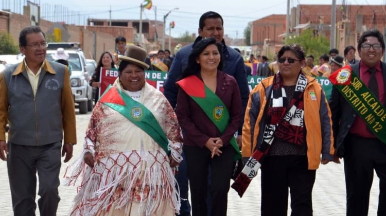 La alcaldesa de El Alto, Soledad Chapetón, en el aniversario del distrito 12 de esa urbe.
