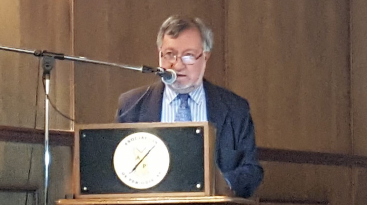 Juan Carlos Salazar, periodista y coordinador de esta publicación durante la presentación del libro.