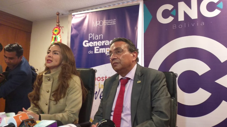 Mariana Prado, ministra de Planificación junto al presidente de la CNC, Rolando Kempff. Foto: ANF