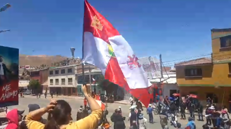 Cívicos bloquean las calles de Potosí. Foto: Captura de pantalla