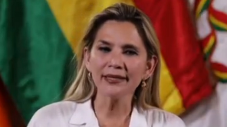 Presidenta Jeanine Áñez, en su mensaje ala nación. Foto: Abi