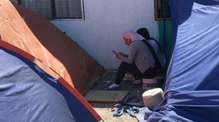 Migrantes bolivianos en la frontera con Chile. Foto: cortesía
