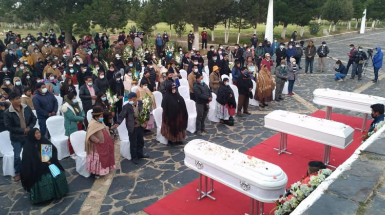 Tres estudiantes fueron sepultados está jornada en el Cementerio Prados de Ventilla. Foto: Facebook