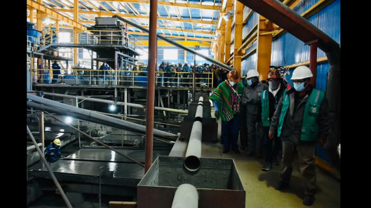 Inspección de la planta Lucianita en su reinauguración. Foto: Min Minería