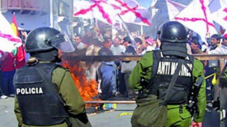 Conflictos en La Calancha, noviembre de 2007. Foto: Correo del Sur