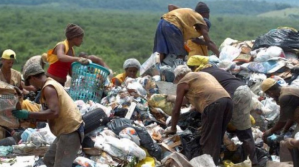 Oxfam: Fortuna de los 10 más ricos se duplicó, ingresos del 99% de la humanidad se deterioró