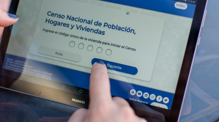 Imagen referencial. Uso de tablets en el censo de Argentina. Foto: La Nación