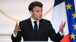 Macron admite la "contestación social" a su reforma de las pensiones, pero defiende el diálogo